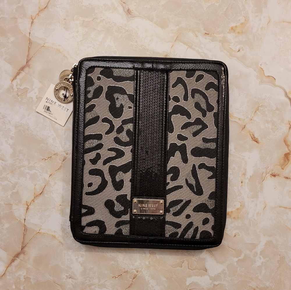 ☆4/$20☆ Tablet cases - Picture 2 of 6